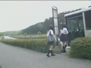 Japonské teenager a maniak v autobus film