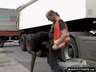 黑色 母狗 骑术 上 grown-up 卡车 司机 外