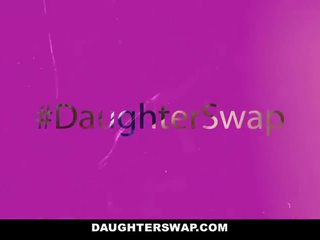 Daughterswap - 호색의 teenss 배수 그들의 아빠 자지