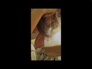 魅力的な 女の子 vomit puke 吐い vomiting 吐き気 と barf