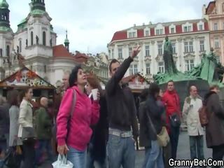 Dies kumpel bringt sie zuhause bis mannschaft fick sie alt wichse loch