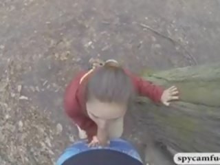 Menarik remaja bayi mendapat anal kacau dan tetesan sperma di sebuah tangga