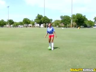 Gira futebol jogadoras emiliana cinzento e dela gf