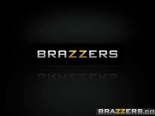 Brazzers - שנתי העשרה של כמו זה גדול - avi אהבה seth gamble - כוס ב ה בריכה שולחן - trailer preview