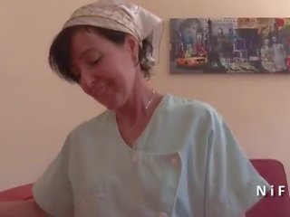 Frances mama seduces bloke și dă ei fund după rimming