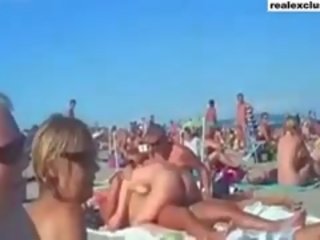 Publiczne nagie plaża swinger dorosły klips w lato 2015